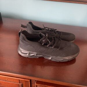🆕YITUHIO Black Athletic Shoes for Women 9.5